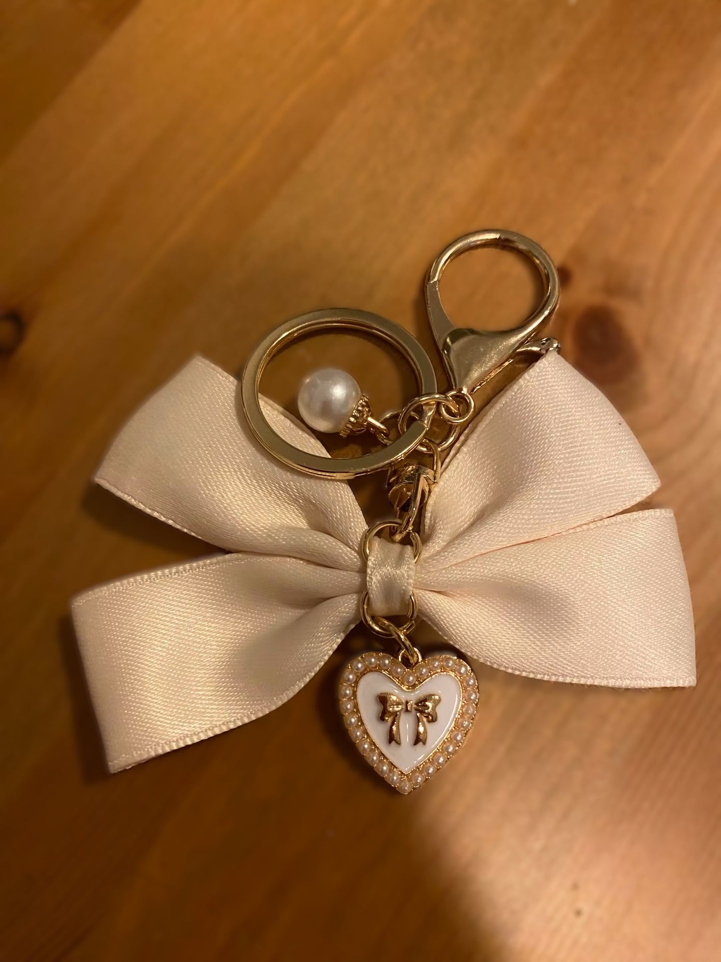 Pearl Bow Charm🎀